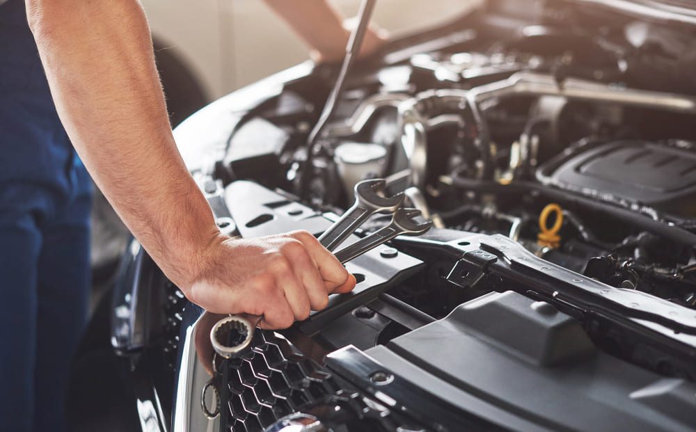 Auto Reperaturen Kfz Service im Oberland